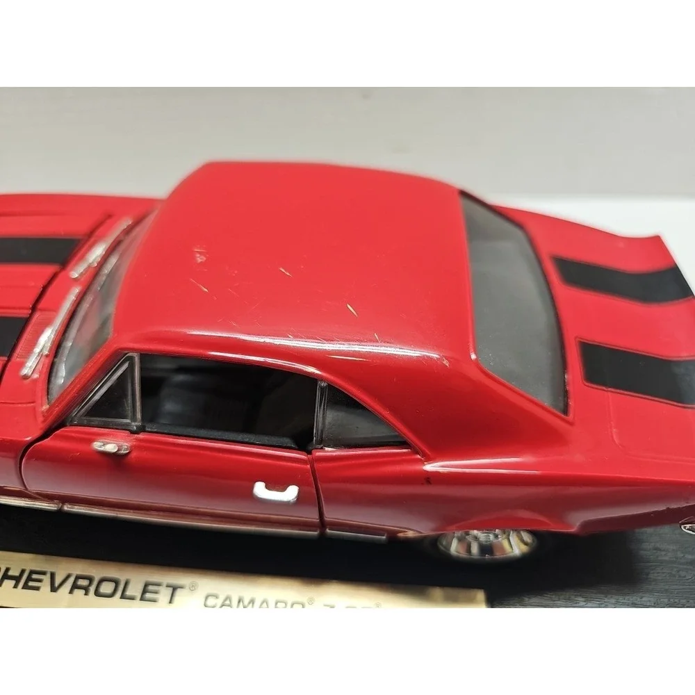 Road Legends Diecast 1:18 - 1967 Chevrolet Camaro Z-28 - Red (1998)